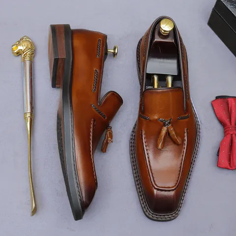Mocassini da Uomo in Pelle di Vacchetta con Nappe Sfumati a Mano Punta Quadrata Scarpe Stringate Business Gentiluomo Nozze