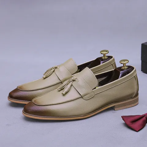 Men's Genuine Cowhide Leather Tassel Loafers British Style Retro Business Casual Slip-on Shoes Burnished Toe Dress Shoes