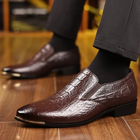 Uomo Business Formale Motivo Coccodrillo Punta Slipper in Pelle Microfibra Stile Britannico Scarpe Con Punta in Metallo