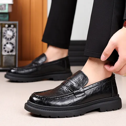 Men's Vintage Microfiber Leather Loafers British Style Business Casual Slip-on Shoes With Thick Rubber Sole Round Toe Low Heel