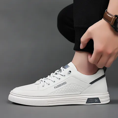 Men Fashion Genuine Leather Casual Board Shoes Quilted Soft Sole Round Toe Hand Stitched Low Top Sneakers Daily Shoes