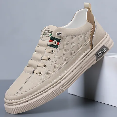 Chaussures de Skate Décontractées pour Hommes en Microfibre Cuir Gaufré Décor de Sangle Semelle Souple Mocassins à Enfiler