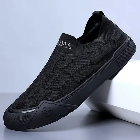 Men Casual Athletic Shoes Lightweight Breathable Flyknit Mesh Sneakers Soft Sole Slip-On Running Walking Shoes For Men Summer Footwear