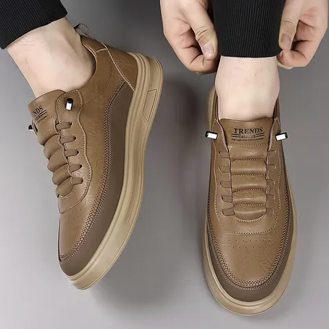 Men Casual Board Shoes Lightweight Breathable Microfiber Leather Fashion Sneakers Soft Sole Versatile Low Top Walking Shoes