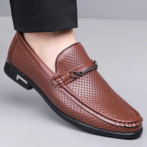 Mocassini da Uomo in Pelle di Vacchetta Traforata Traspirante Scarpe da Guida Business Casual Senza Lacci Con Morsetto in Metallo