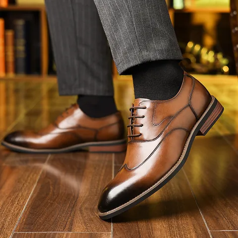 Men's British Style Business Formal Leather Shoes Wingtip Brogue Rubbed Gradient Lace-up Office Wedding Dress Shoes Soft Sole