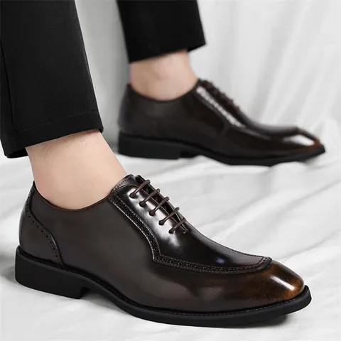 Scarpe Formale da Uomo Stile Britannico Cuio Rigenerato Vernice Brogue Traforate Allacciate Punta Quadrata Matrimonio Ufficio