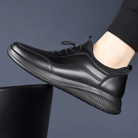 Sneakers in Pelle Casual da Uomo Suola Spessa Scarpe da Camminata Antiscivolo Scarpe Sportive Traspiranti Uomo Calzature Basse