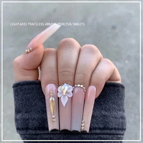 Uñas Postizas Cuadradas Largas Con Flores en Relieve 3D Decoración De Strass Degradado Rosa Nude Purpurina Uñas Reutilizables De Salón