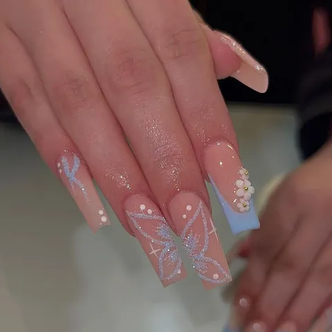 Uñas Postizas de Largo Atúd Mariposa Azul Diseño de Flor 3D Elegante Punta Francesa Uñas Postizas para Mujer Diario Fiesta Manicura