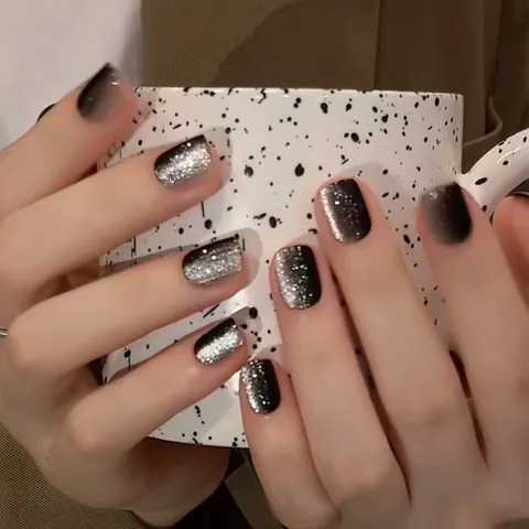 Unghie Finte a Pressione Fatte a Mano Sfumato Nero Argento Occhio di Gatto in Cristallo Unghie Riutilizzabili per Donna Decorazione
