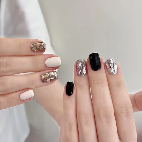 Handgefertigte Künstliche Nägel Zum Aufkleben Schwarz Weiß Herz Design 3D Strass Glitzer Falsche Nägel Für Damen