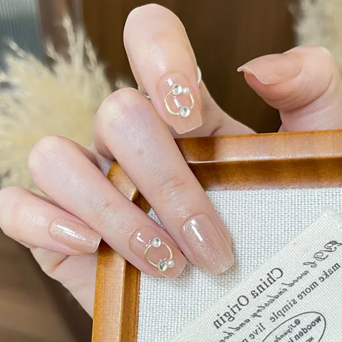 Handmade Nude Pink Glitter Press On Nails With Pearl Rhinestone Gold Ring Decor Short Square Round Fake Nails For Women