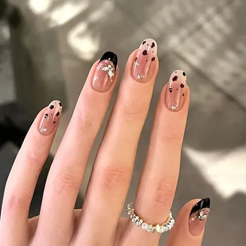 Handgefertigte Künstliche Fingernägel Set Französischer Leopardenmuster Schmetterling Herz Stern Dekoration Luxus Kunstnägel Damen DIY Maniküre