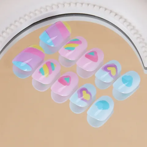 Uñas Postizas para Niños Diseño de Corazón Arcoíris Dulce Macaron Multicolor Cubierta Completa Uñas Artificiales para Decoración de Manicura Niñas