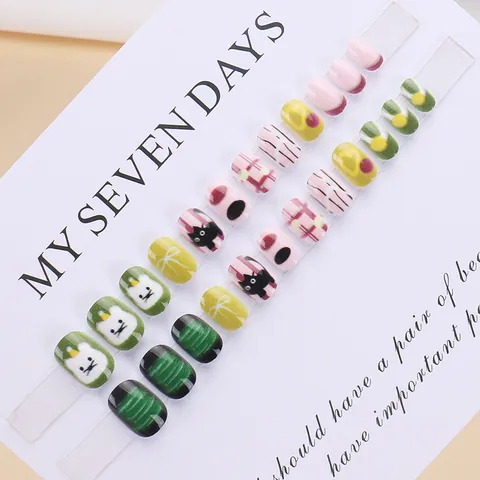 Cute Cartoon Children Press On Nails Short Full Cover Fake Nails Heart Plaid Pattern Girl Artificial Nail Art Kit