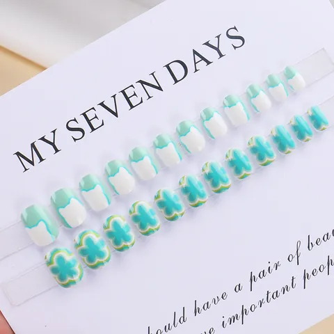 24 Pezzi Unghie Finte Per Bambini Corte Tonde Carino Cartone Animato Fiore Nuvola Modelli Colorati Set Di Unghie Finte Per Ragazze Manicure Fai Da Te