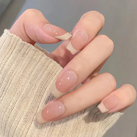 Französischer Stil Künstliche Nägel Nude Rosa Farbverlauf Quadratisch Lang Weißer Rand Harz Maniküre Dekoration Für Damen