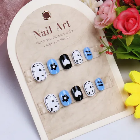 Kids Press On Nails Set 24Pcs Cute Cartoon Flower Heart Pattern Short Round Full Cover False Nails For Girls DIY Art Decoration