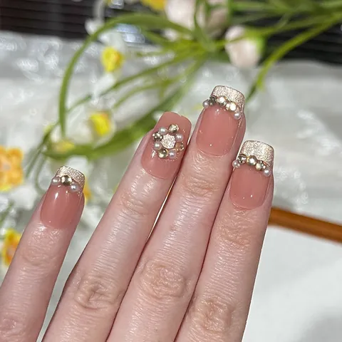 French Style Nude Pink Cat Eye Press On Nails With Faux Pearl Rhinestone Glitter Handmade Square Fake Nails For Women Daily Decor