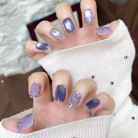 Handmade Purple Cat Eye Press On Nails Short Square Artificial Nails With 3D Flower Rhinestone For Women Daily Dating Nail Decoration
