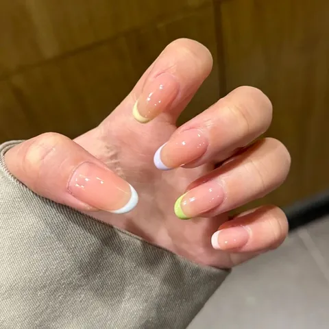 Faux Ongles à Coller Français Pointes Colorées Base Rose Nude Ongles Artificiels Brillants pour Femme Manucure DIY Quotidienne