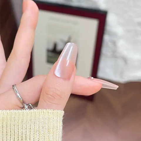 Nude Rosa Katzenaugen Nägel zum Aufdrücken Mittleres Sarg-Design Falsche Nägel Mit Strasssteinen Glänzender Luxus Künstliche Fingernägel Für Damen