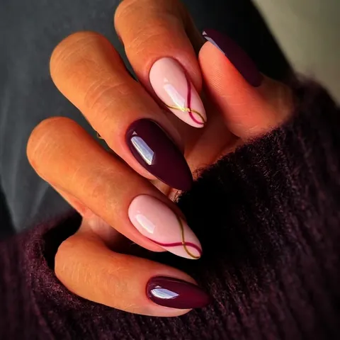 Unghie Finte a Pressione a Mandorla Rosso Vino Minimalista Linee Dorate Lucide Unghie Artificiali Copertura Totale Donna