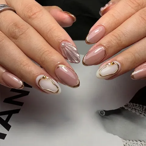 Unghie a Pressione in Stile Francese Con Design a Conchiglia di Künstliche Perle Tridimensionale Rosa Nudo Bordo Oro Unghie Finte