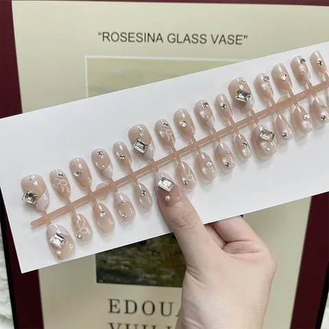 Handmade Bow Press-on Nails With Artificial Pearl Rhinestone Nude Pink Short Oval Fake Nails For Women Daily Party Nail Art Decor