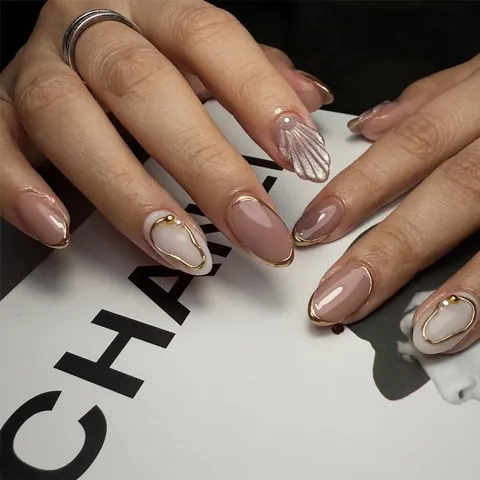 Unghie a Pressione in Stile Francese Con Design a Conchiglia di Künstliche Perle Tridimensionale Rosa Nudo Bordo Oro Unghie Finte