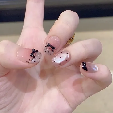 Handgefertigte Gothic Kunstnägel Schwarze Schleife Rosa Pünktchen Kurz Französische Spitze Katzenauge Glänzende Falsche Nägel
