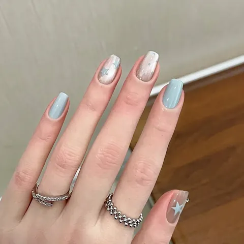 Faux Ongles à Presser Oeil de Chat Français Court Carré Bleu Clair Argent Motif Étoile Ongles Amovibles pour Manucure Femmes Filles