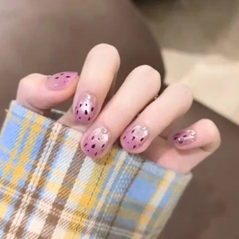 Pink Purple Gradient Press On Nails Sweet Strawberry Dragon Fruit Pattern With Rhinestones Cute Short Round Head Nail Patches