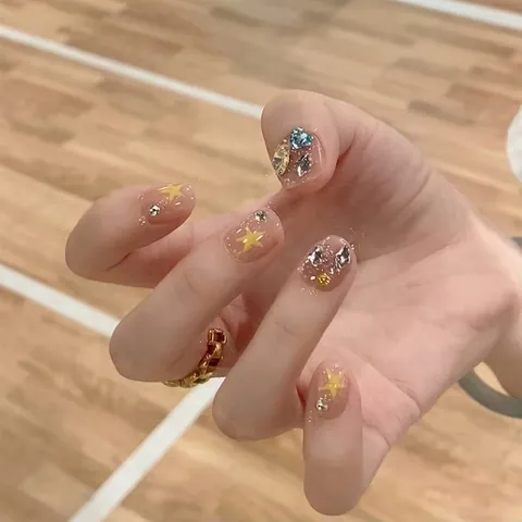 Faux Ongles à Presser Courts Avec Étoile Jaune Cœur Strass 3D Ongles Faits à la Main Décoration Art des Ongles pour Femmes