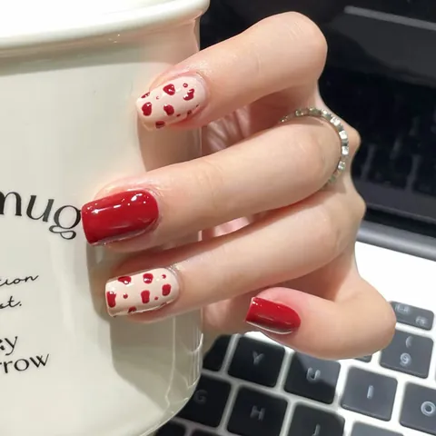 Glossy ABS Resin Press On Nails Red Heart Polka Dot Cow Pattern Short Square Round Fake Nails For Women Valentine Gift