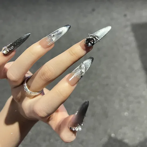 Χειροποίητα Μακριά Stiletto Ψεύτικα Νύχια Ασημί Μαύρο Ντεγκραντέ Cat Eye Με 3D Φιόγκο Στρας Καρδιά Πολύτιμος Λίθος Επαναχρησιμοποιήσιμα Νύχια Για Γυναίκες
