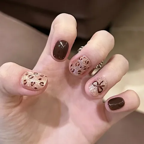 Uñas Postizas a Presión Marrón Oscuro Estampado de Leopardo Ojo de Gato Con Lazo Brillante Cuadrado Corto Reutilizable Mujer