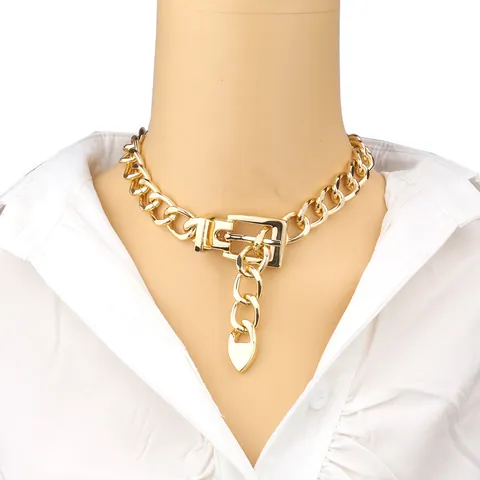 Punk Alloy Belt Buckle Cuban Link Necklace Heart Pendant Hip Hop Metal Geometric Choker Statement Jewelry Accessory