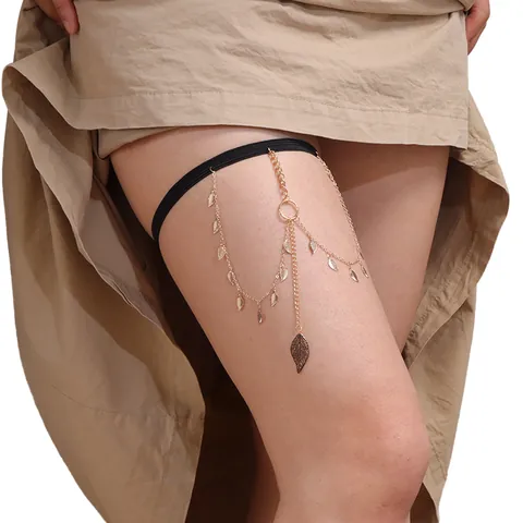 Bohemian Alloy Multi-Layer Leg Thigh Chain For Women With Leaf Moon Snake Pendant Beach Party Body Jewelry Garter Belt