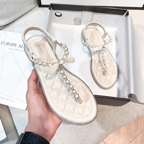 Dames T-Strap Platte Sandalen Met Nep Parel Strass Strik Microvezel Bovenwerk Gewatteerde Binnenzool Elastische Band