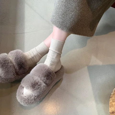 Pantoufles en Fausse Fourrure pour Femmes Semelle Épaisse Antidérapante Double Bride Claquettes Douces Chaudes Fausse Fourrure de Lapin Maison Extérieur Chaussures Décontractées