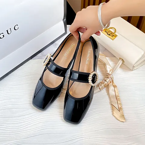 Women's Vintage Square Toe Patent Leather Mary Jane Flats Elegant Pearl Buckle Decorative Casual Slip-On Walking Shoes Black