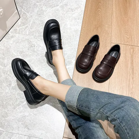 Mocasines con Plataforma de Microfibra con Efecto Charol para Mujer Estilo Británico Retro Punta Redonda con Recorte de Estrella
