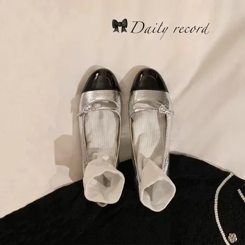Women Two Tone Mary Jane Shoes Heart Rhinestone Buckle Patent Leather Microfiber Round Toe Casual Vintage Low Heel Flats