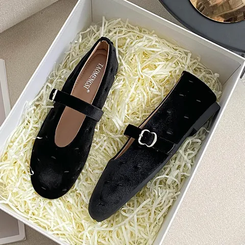 Vintage Velvet Mary Jane Flats For Women Round Toe Heart Buckle Ankora Red Black Solid Color Low Heel Academy Style Shoes