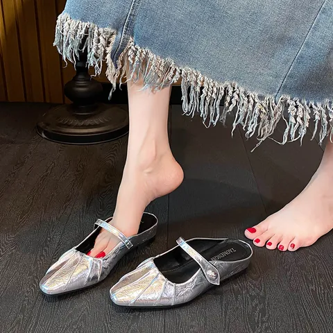 Damen Plissee Eckige Zehenpartie Mary Jane Mules Metallic Silber Schwarz Flache Loafer Mikrofaser Schnalle Slipper Schuhe