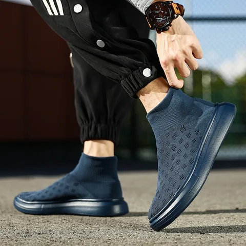 Women Men Winter Warm Sock Shoes Fleece Lined Casual Sneakers Fly Knit Breathable Mid Top Slip On Outdoor Walking Shoes