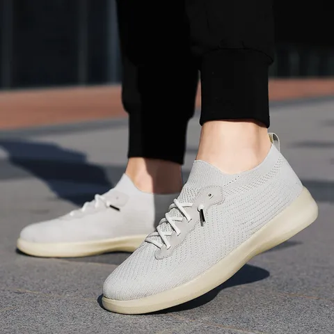 Unisex Casual Lightweight Breathable Mesh Sneakers Flyknit Walking Shoes For Outdoor Travel Spring Summer Sports Fashion Sneakers
