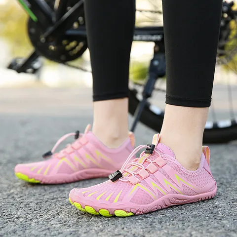 Chaussures d'Eau Unisexes en Maille Respirante Baskets de Sport Pieds Nus à Séchage Rapide Avec Semelle en Caoutchouc Antidérapante